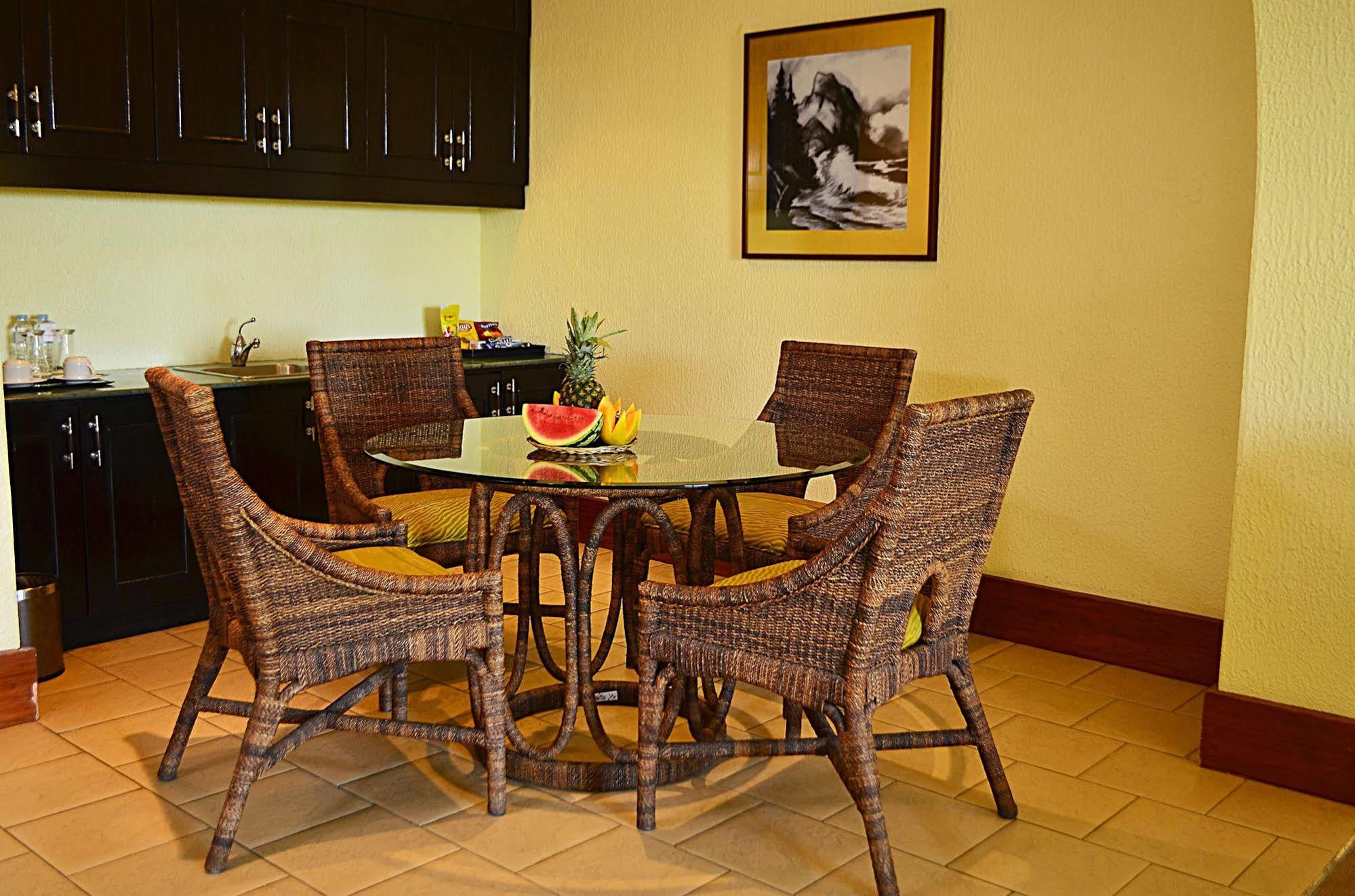 Thunderbird Resorts - Rizal Binangonan Eksteriør bilde